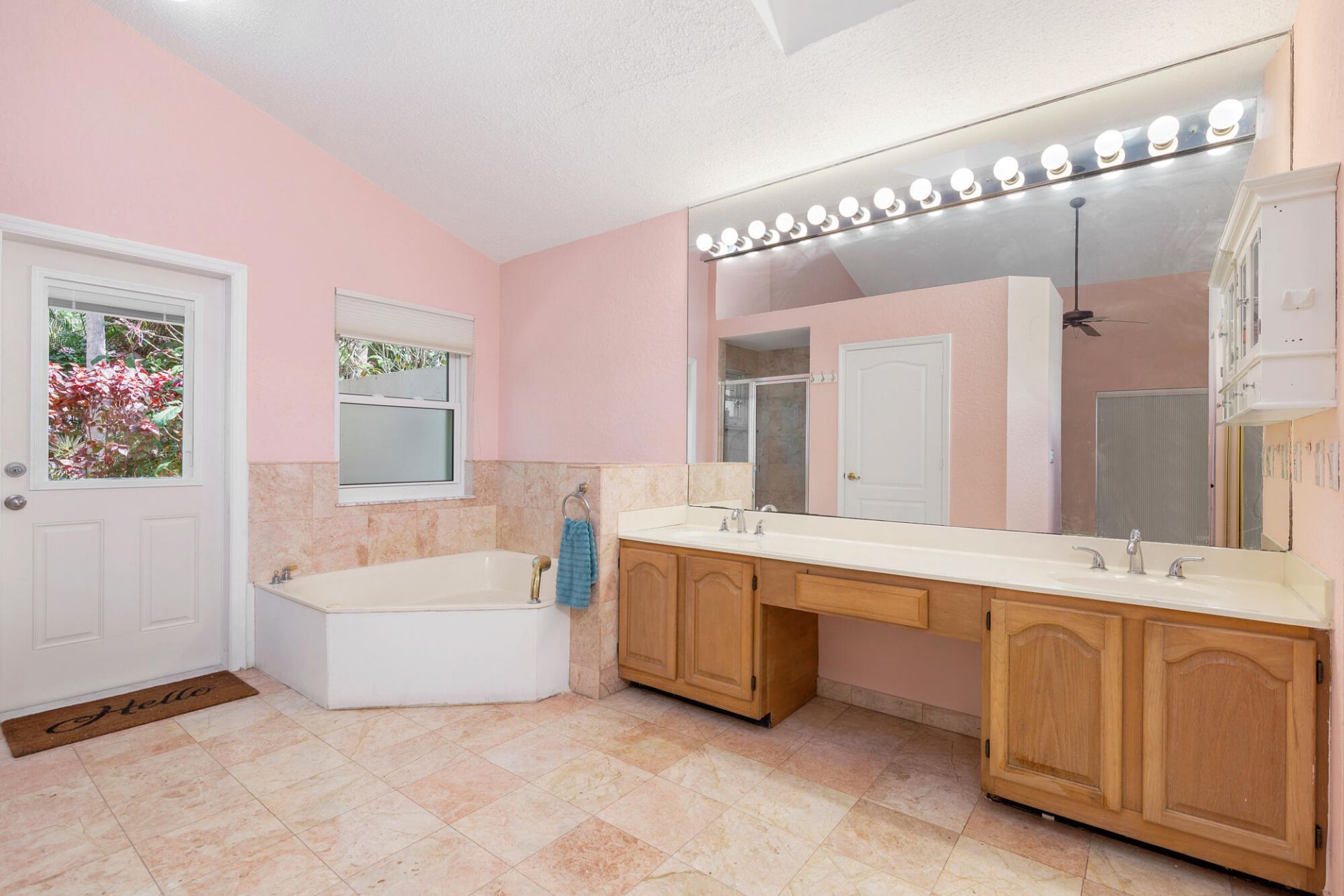 9213 Heathridge Drive, West Palm Beach, FL 33411 Photo