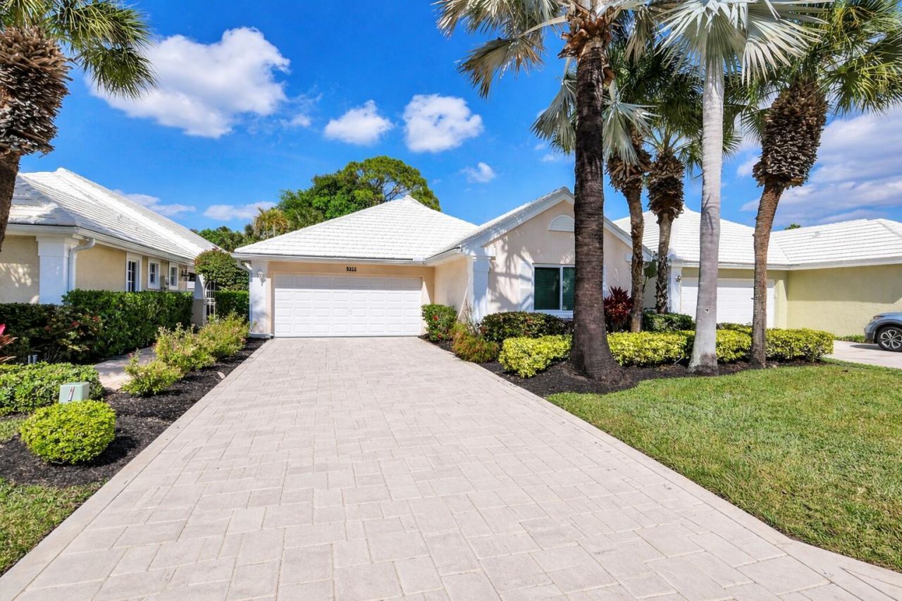 9213 Heathridge Drive, West Palm Beach, FL 33411 Photo