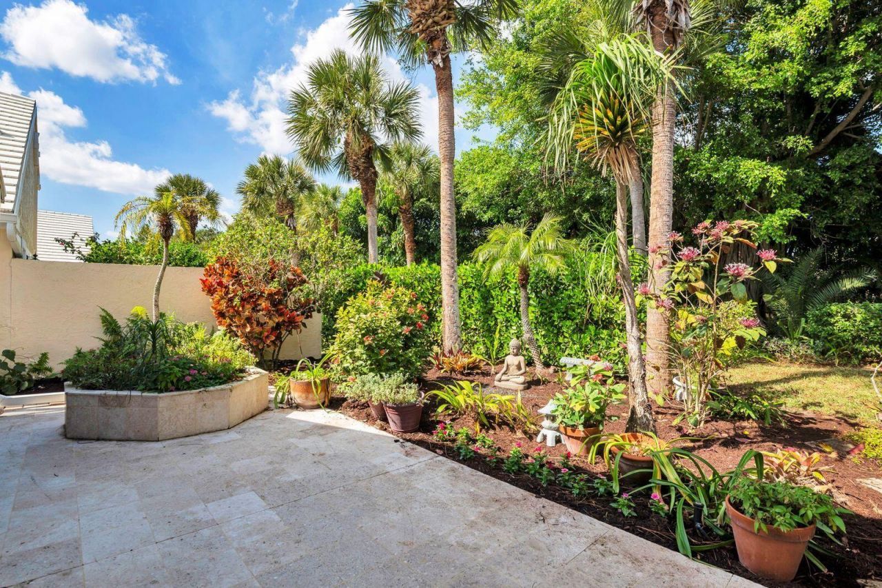 9213 Heathridge Drive, West Palm Beach, FL 33411 Photo