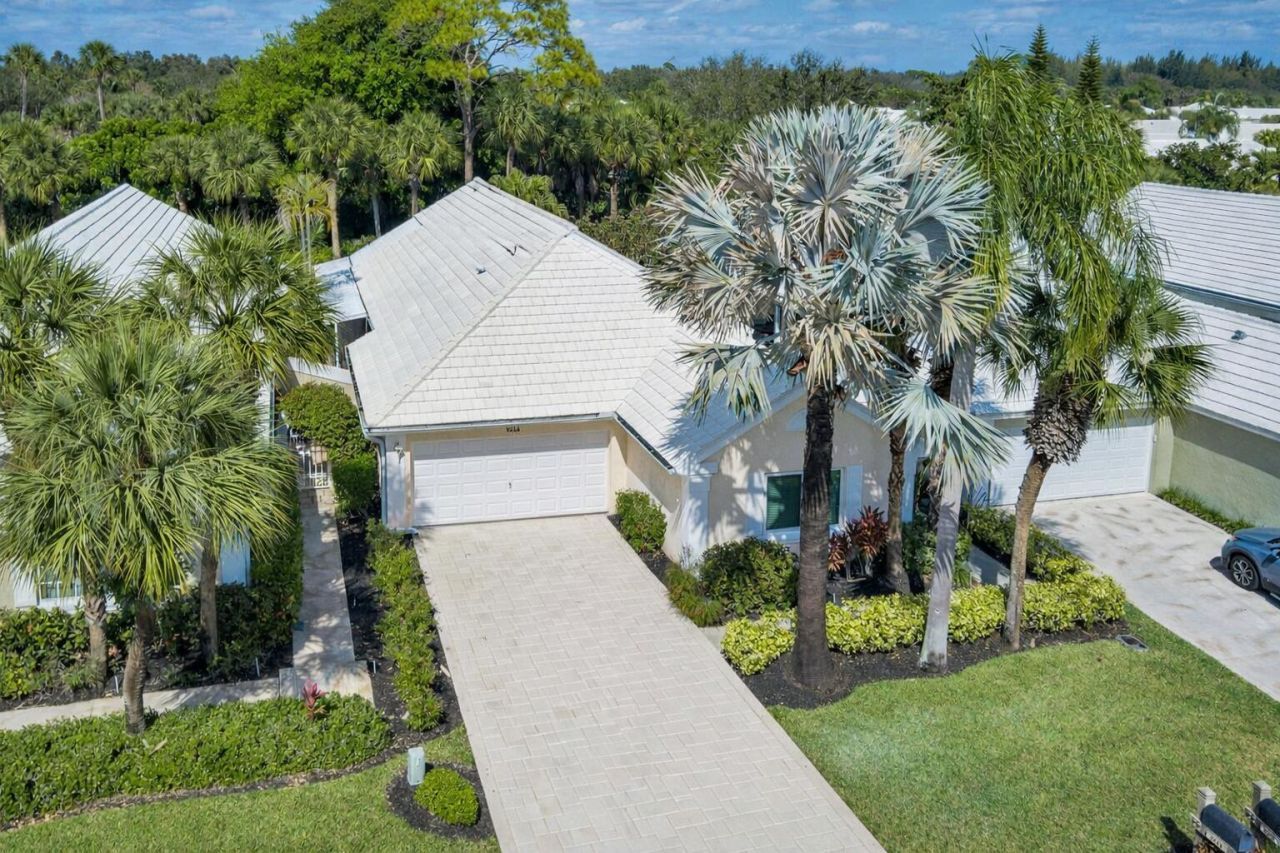 9213 Heathridge Drive, West Palm Beach, FL 33411 Photo