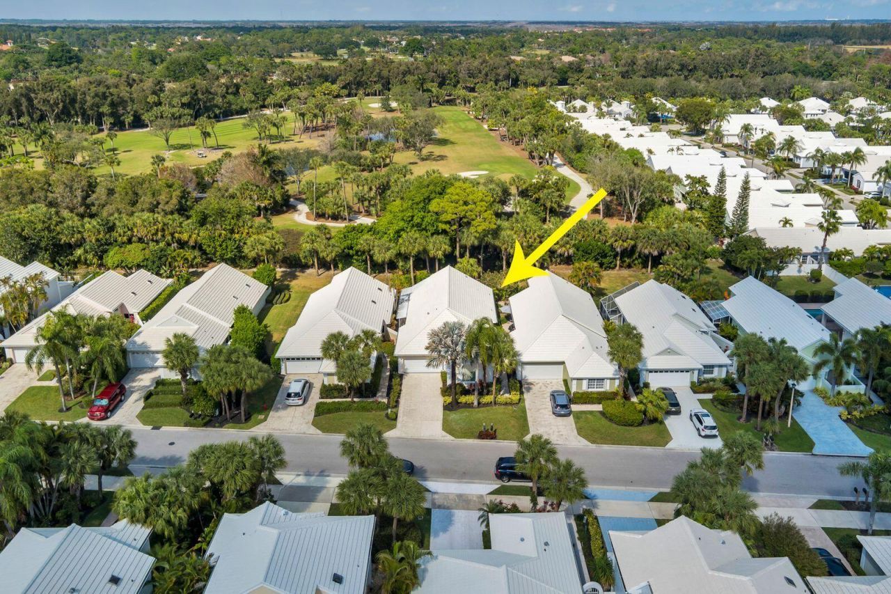 9213 Heathridge Drive, West Palm Beach, FL 33411 Photo