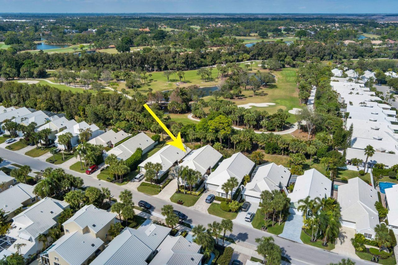 9213 Heathridge Drive, West Palm Beach, FL 33411 Photo