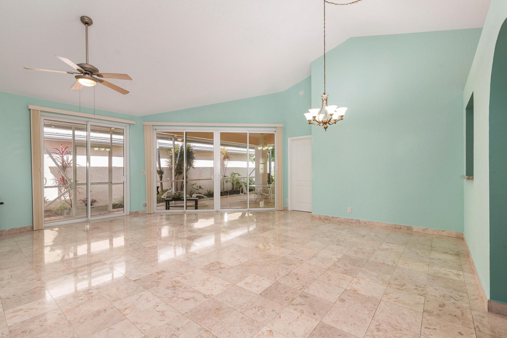 9213 Heathridge Drive, West Palm Beach, FL 33411 Photo