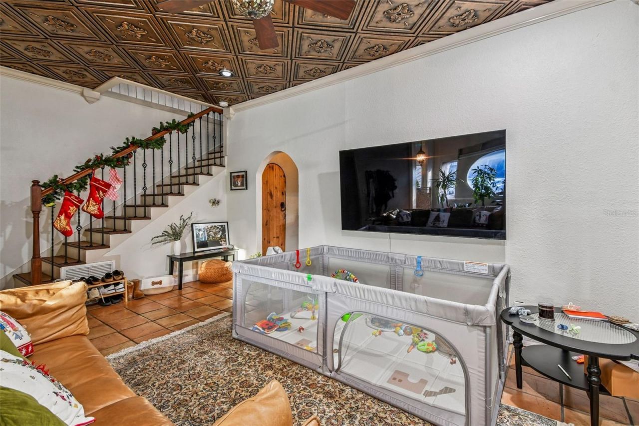 945 11th Street N, Saint Petersburg, FL 33705 Photo