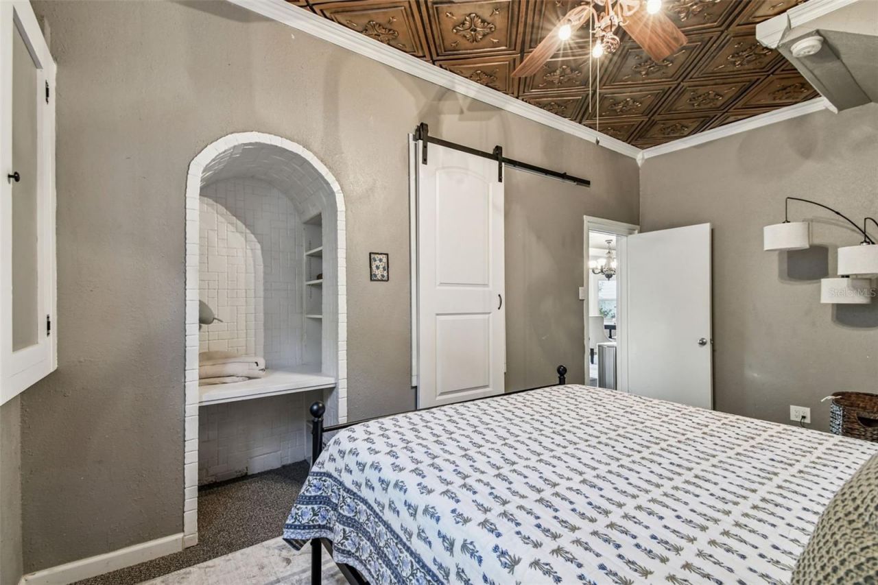 945 11th Street N, Saint Petersburg, FL 33705 Photo