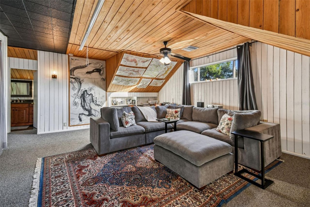 945 11th Street N, Saint Petersburg, FL 33705 Photo