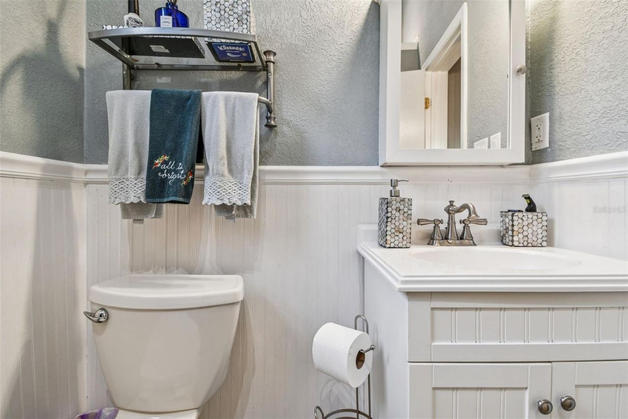 945 11th Street N, Saint Petersburg, FL 33705 Photo