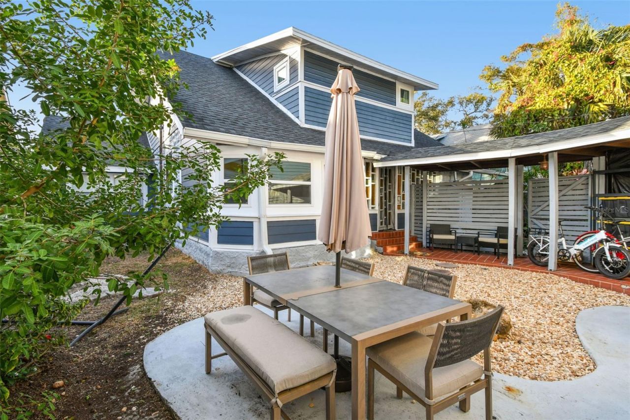 945 11th Street N, Saint Petersburg, FL 33705 Photo