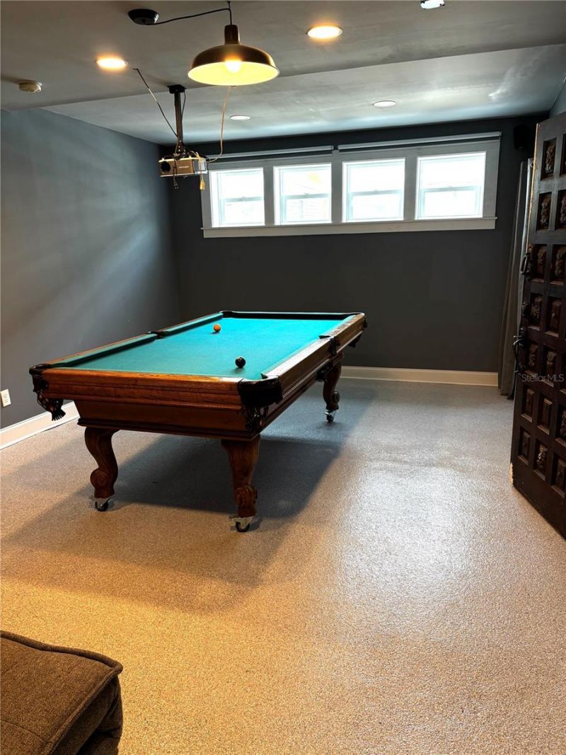 945 11th Street N, Saint Petersburg, FL 33705 Photo