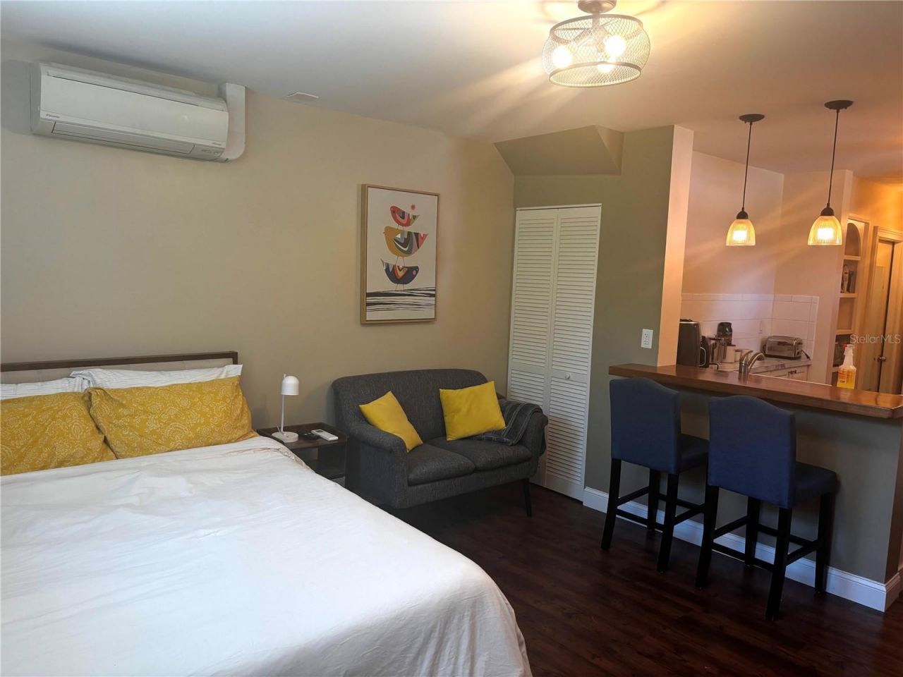 945 11th Street N, Saint Petersburg, FL 33705 Photo