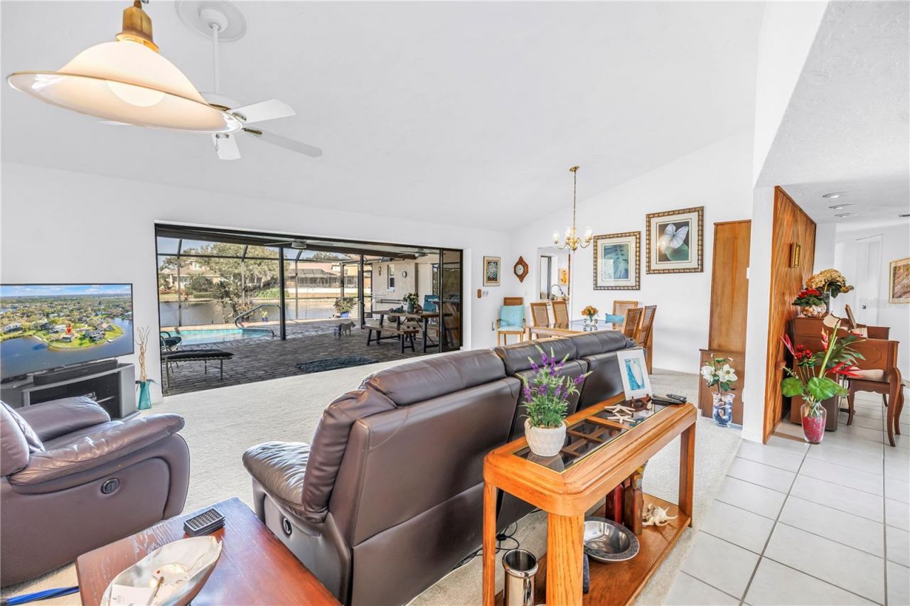 771 Suwannee Court Ne, Saint Petersburg, FL 33702 Photo