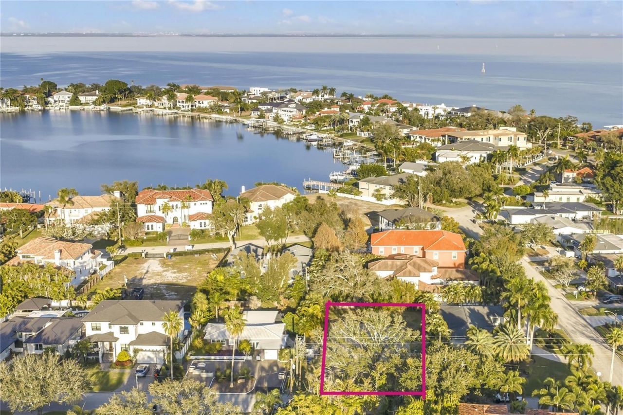 211 Toledo Way Ne, Saint Petersburg, FL 33704 Photo