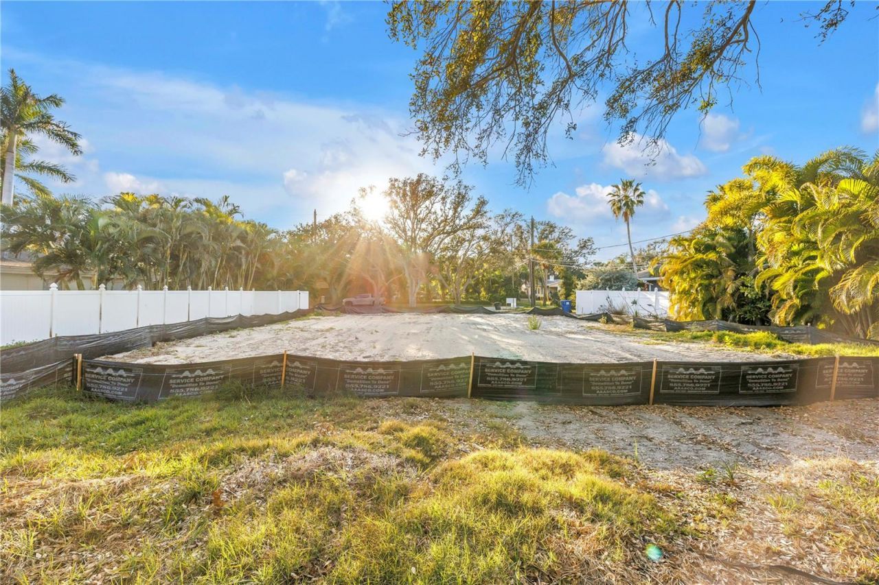 211 Toledo Way Ne, Saint Petersburg, FL 33704 Photo