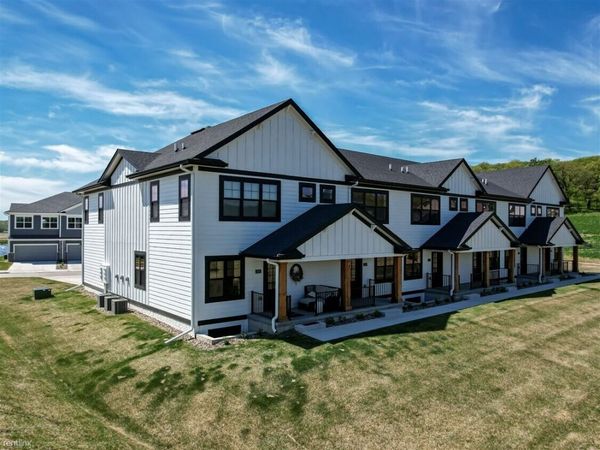 9975 Booneville Road , Waukee, IA 50263