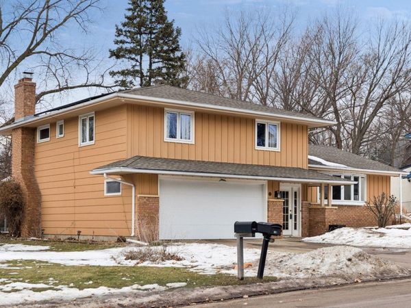 12 Imperial Drive W, West Saint Paul, MN 55118