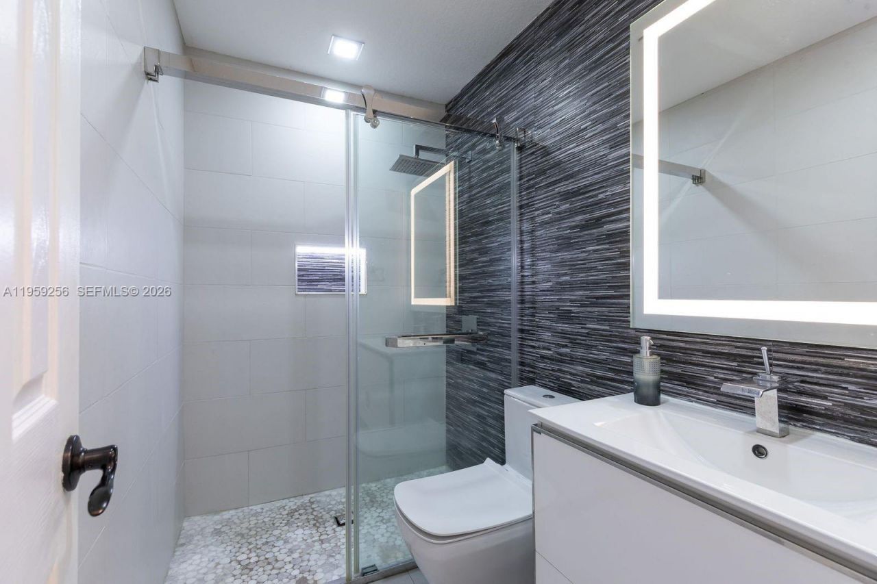 766 Sunflower Cir, Weston, FL 33327 Photo