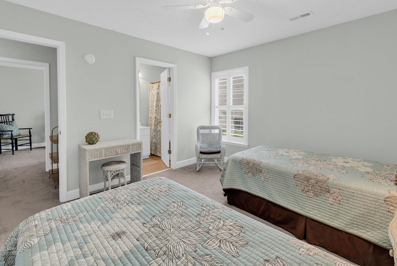 301 River Rock Ln. Photo 13