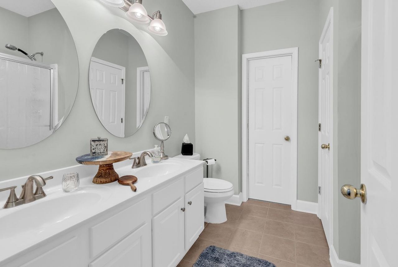 301 River Rock Ln. Photo 9