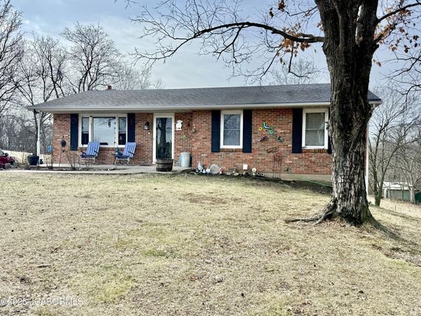 56981 N HIGHWAY, California, MO 65018