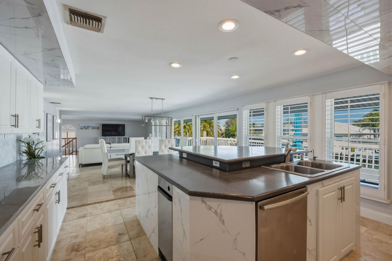 320 5th Street, Key Colony, FL 33051 Photo