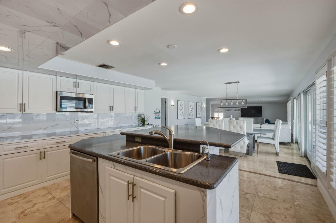 320 5th Street, Key Colony, FL 33051 Photo