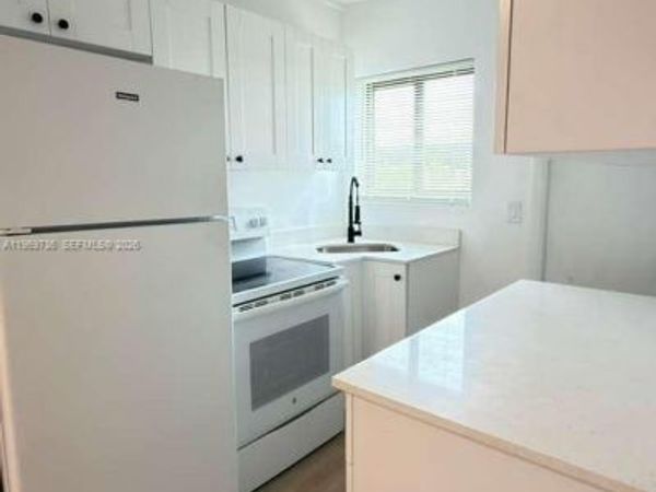 1980 Biarritz Dr, Unit C, Miami Beach, FL 33141