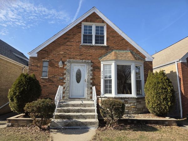 3750 N Oleander Avenue, Chicago, IL 60634