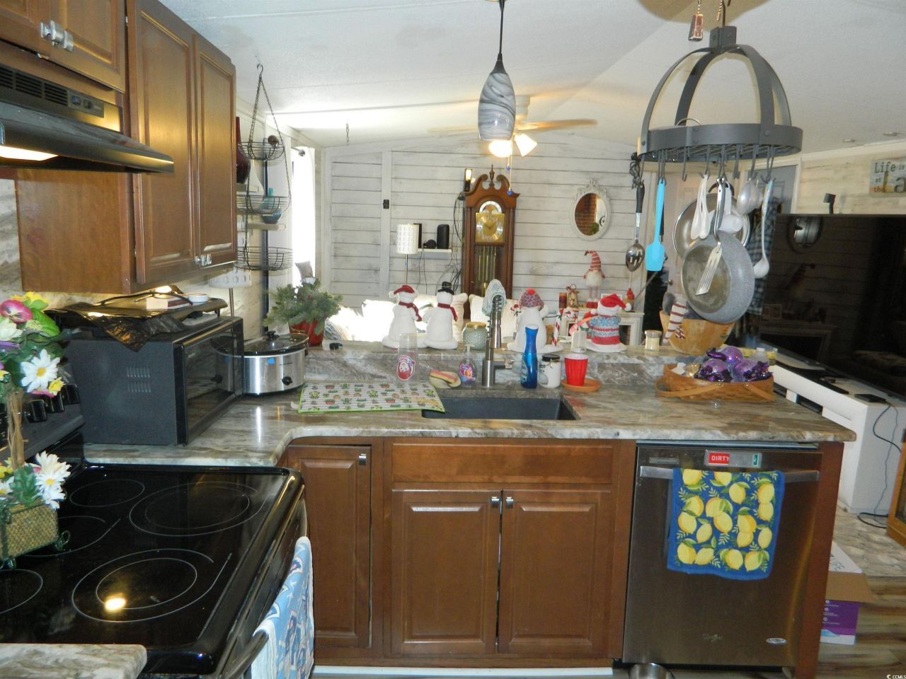 2732 Libra Dr. Photo 8