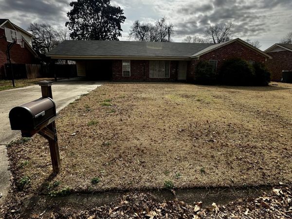 120 Plantation Drive, Leland, MS 38756