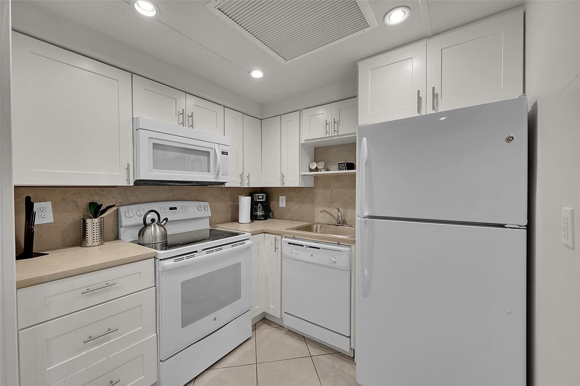 602 NE 27th Street, Unit #1-2, Fort Lauderdale, FL 33334 Photo