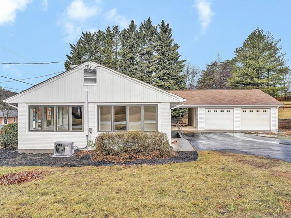 5401 Warwood DR, Roanoke, VA 24018