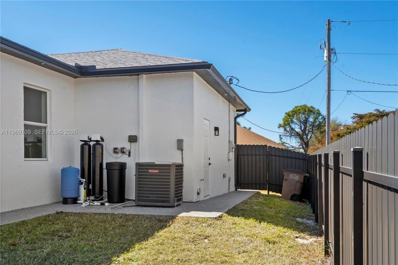 401 NW 27th Ave, Cape Coral, FL 33993 Photo