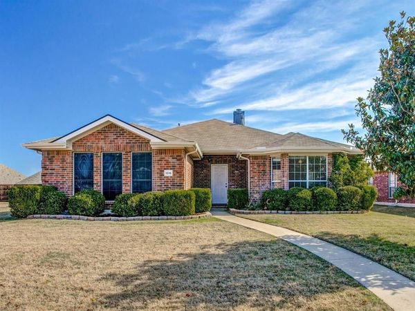 1016 Chesterfield Drive, Murphy, TX 75094