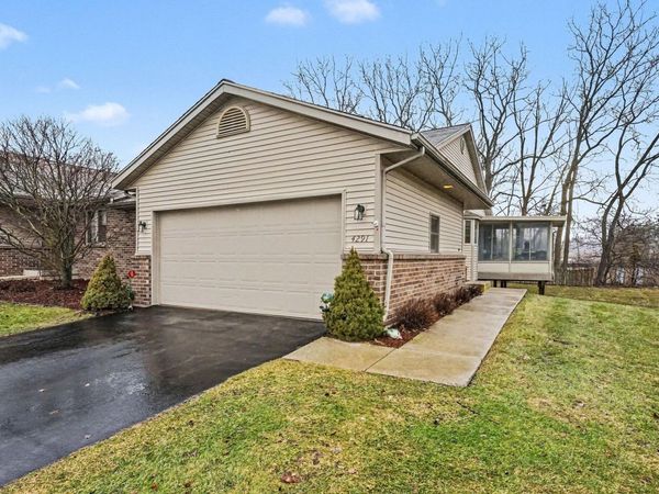 4291 Oakridge Drive NW, Grand Rapids, MI 49534