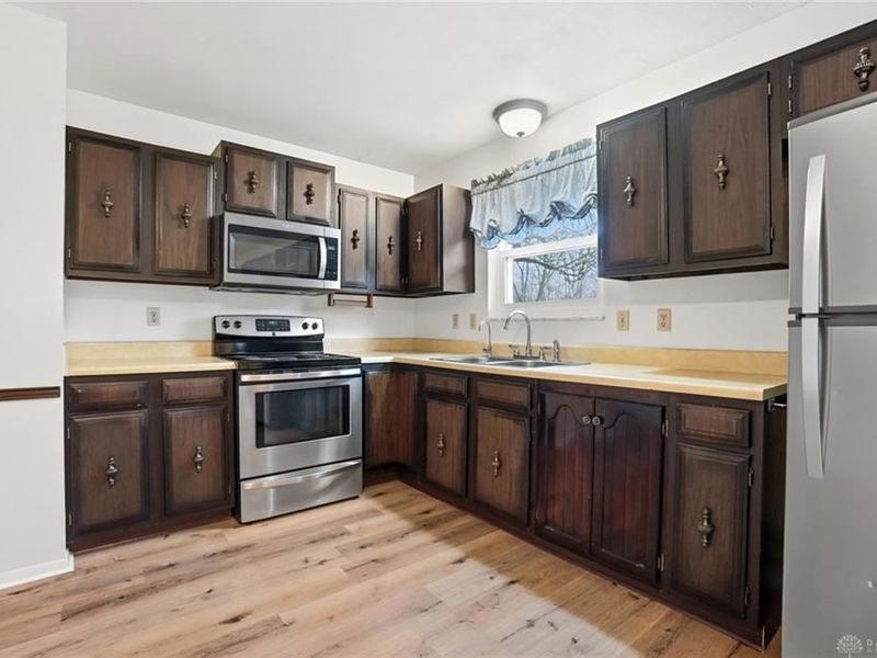 3054 Maginn Drive, Beavercreek, OH 45434 Photo 8