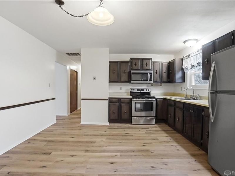 3054 Maginn Drive, Beavercreek, OH 45434 Photo 9