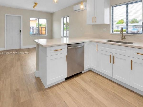 1116 NE 15th Ave , Fort Lauderdale, FL 33304