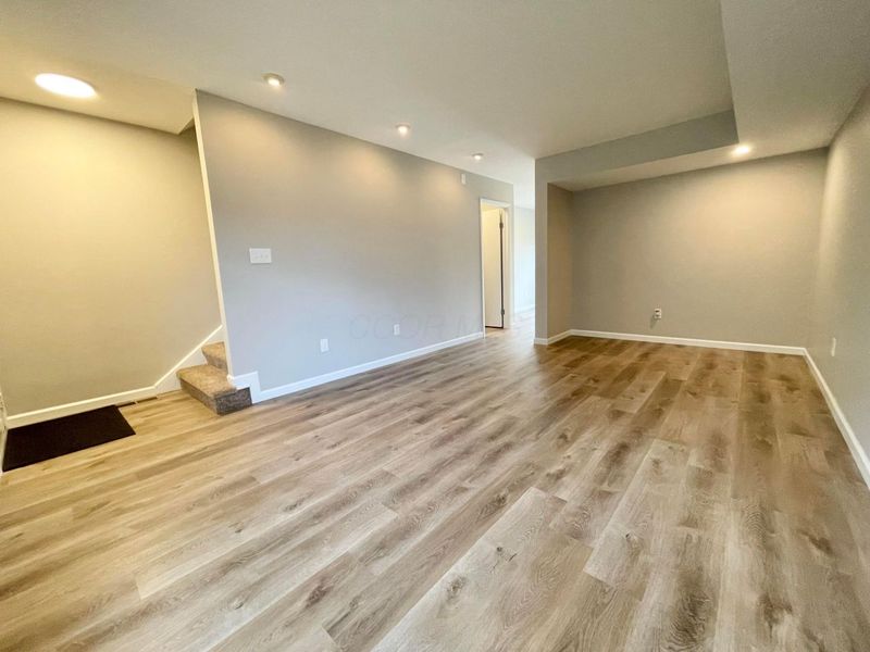 1046 Merrimar Circle N, Unit I, Columbus, OH 43220 Photo 11