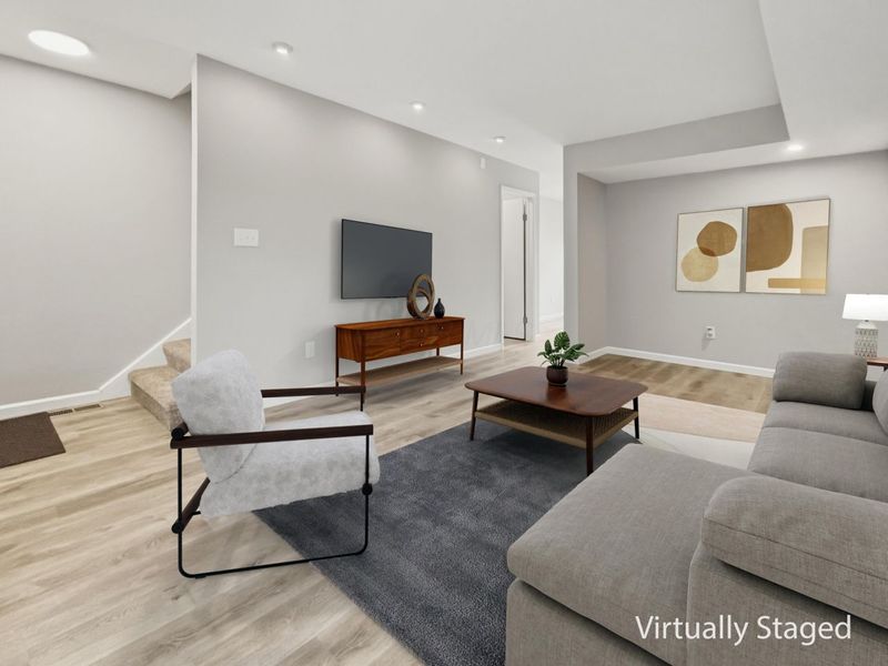 1046 Merrimar Circle N, Unit I, Columbus, OH 43220 Photo 12