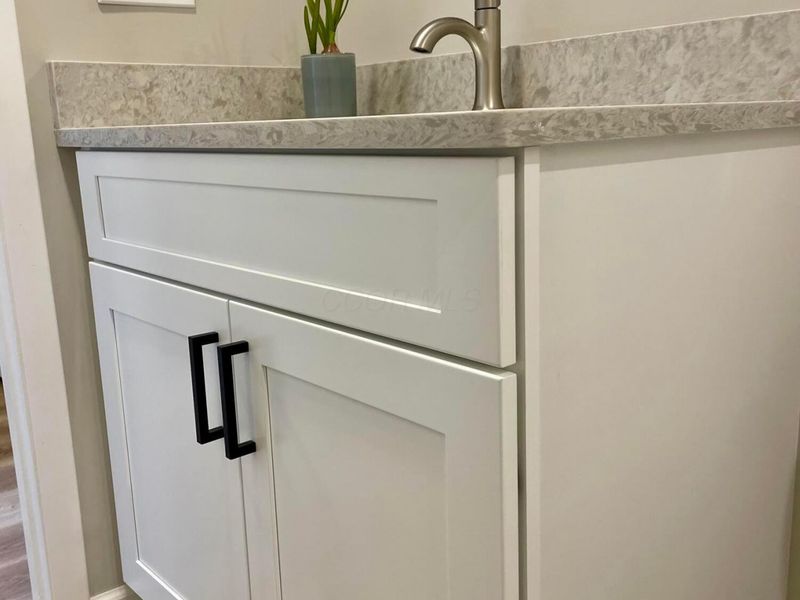 1046 Merrimar Circle N, Unit I, Columbus, OH 43220 Photo 19