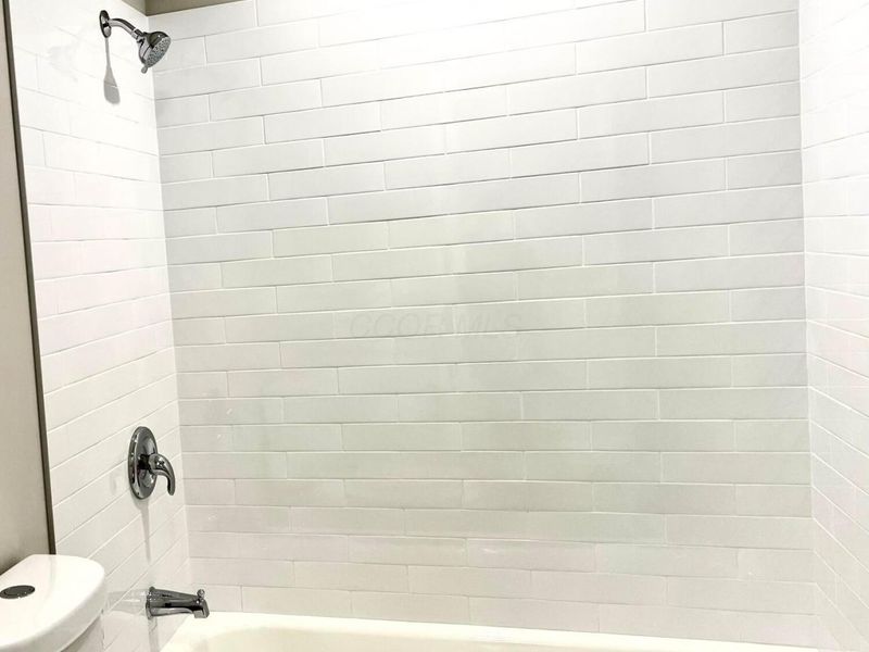 1046 Merrimar Circle N, Unit I, Columbus, OH 43220 Photo 21