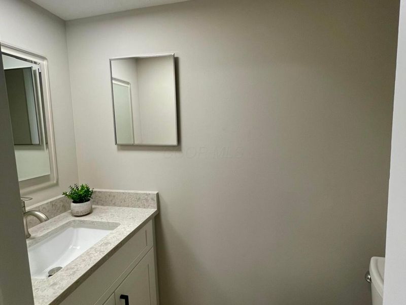 1046 Merrimar Circle N, Unit I, Columbus, OH 43220 Photo 29