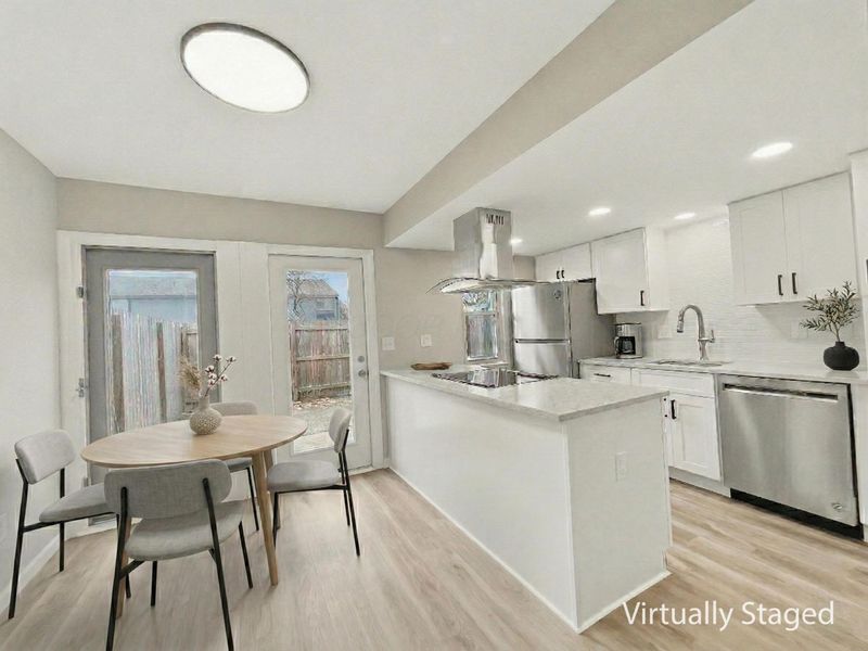 1046 Merrimar Circle N, Unit I, Columbus, OH 43220 Photo 3