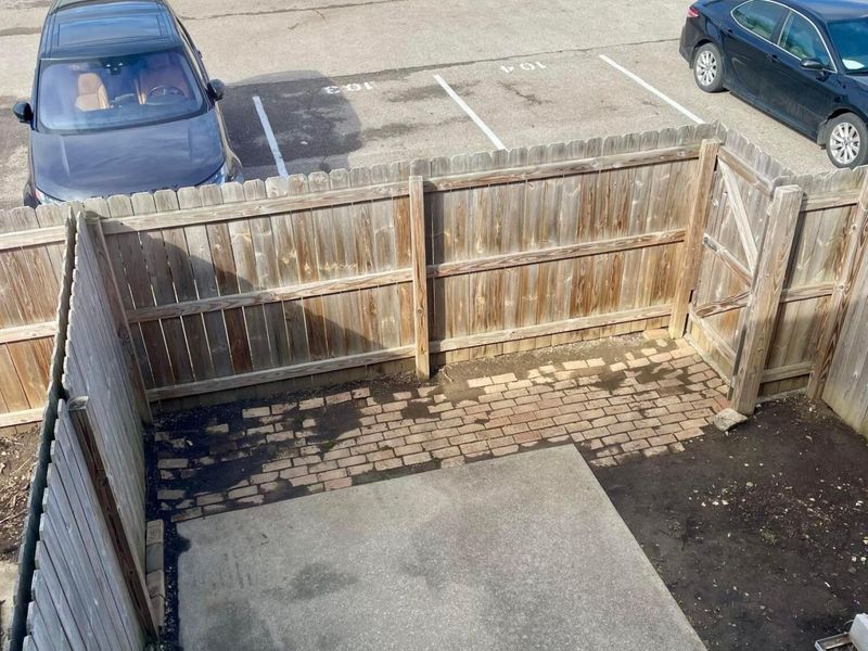 1046 Merrimar Circle N, Unit I, Columbus, OH 43220 Photo 33