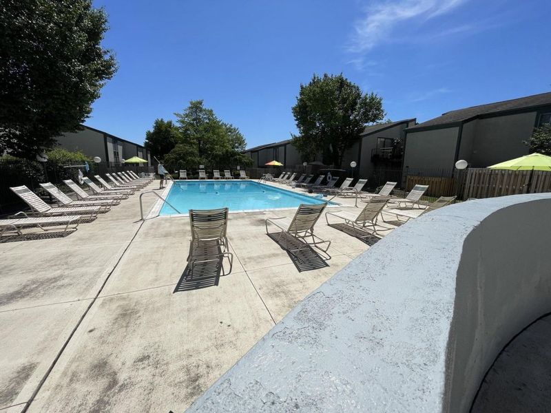 1046 Merrimar Circle N, Unit I, Columbus, OH 43220 Photo 38