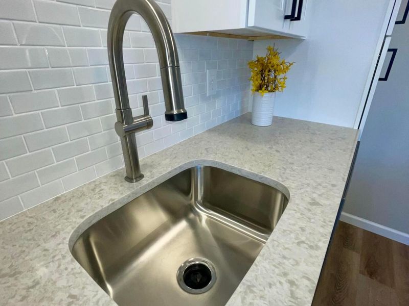 1046 Merrimar Circle N, Unit I, Columbus, OH 43220 Photo 8