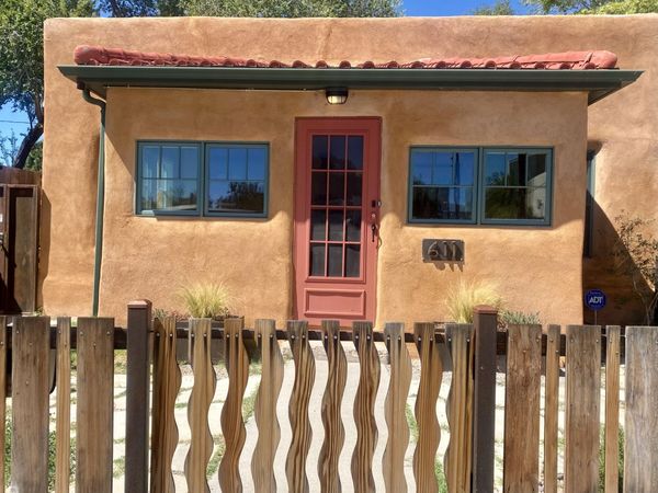 611 Keleher Avenue NW, Albuquerque, NM 87102