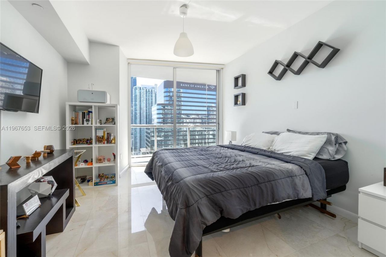 495 Brickell Ave , Unit 3211, Miami, FL 33131 Photo