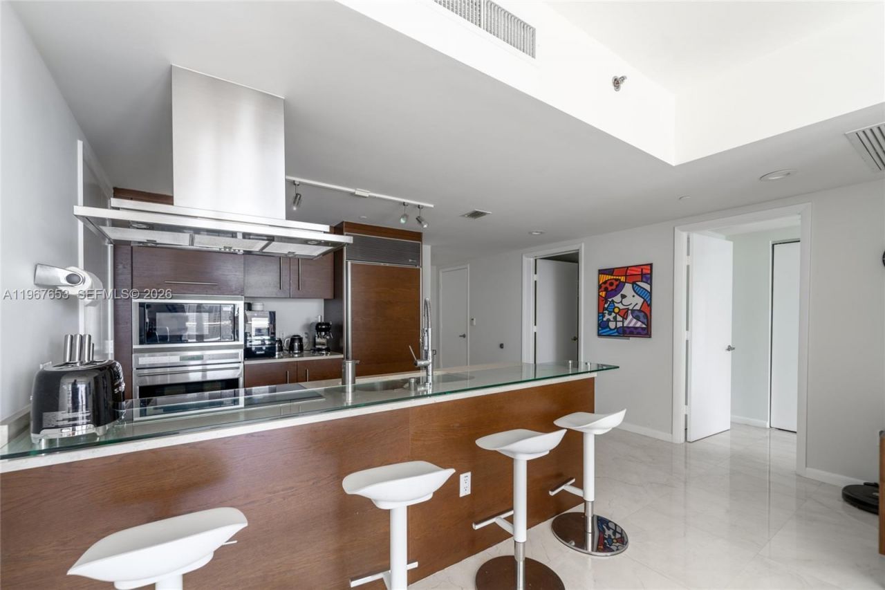 495 Brickell Ave , Unit 3211, Miami, FL 33131 Photo