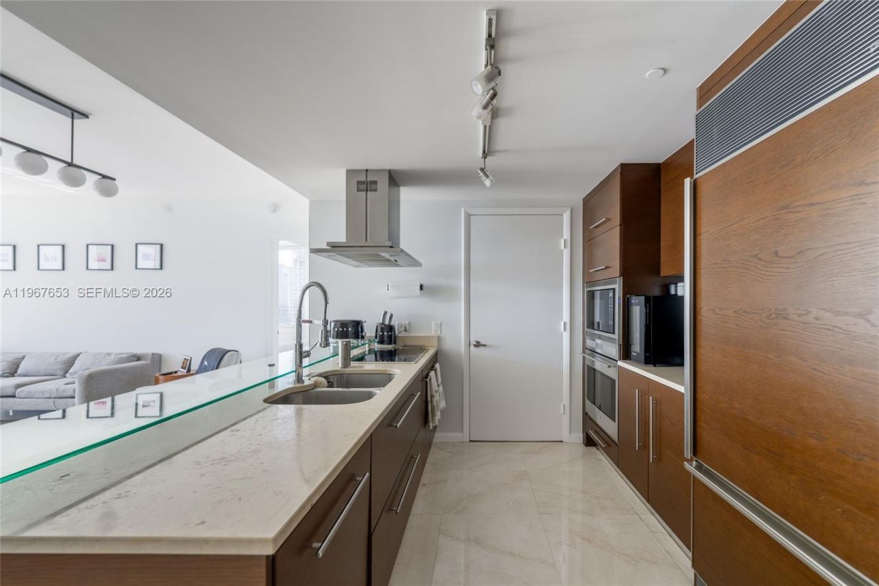 495 Brickell Ave , Unit 3211, Miami, FL 33131 Photo